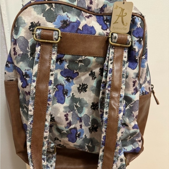 Brand new back pack colourful with lather design - Picture 5 of 5